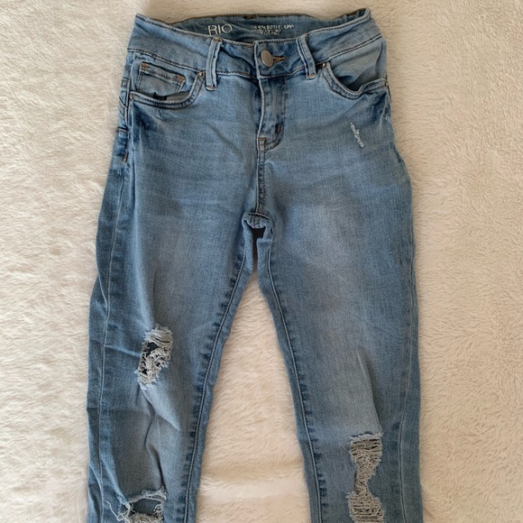 Distressed Light Wash Jeans - Picture 1 of 4